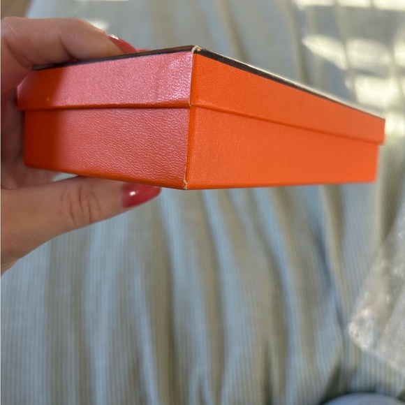 Hermès Tan Leather Card Holder with Logo - Picture 8 of 9